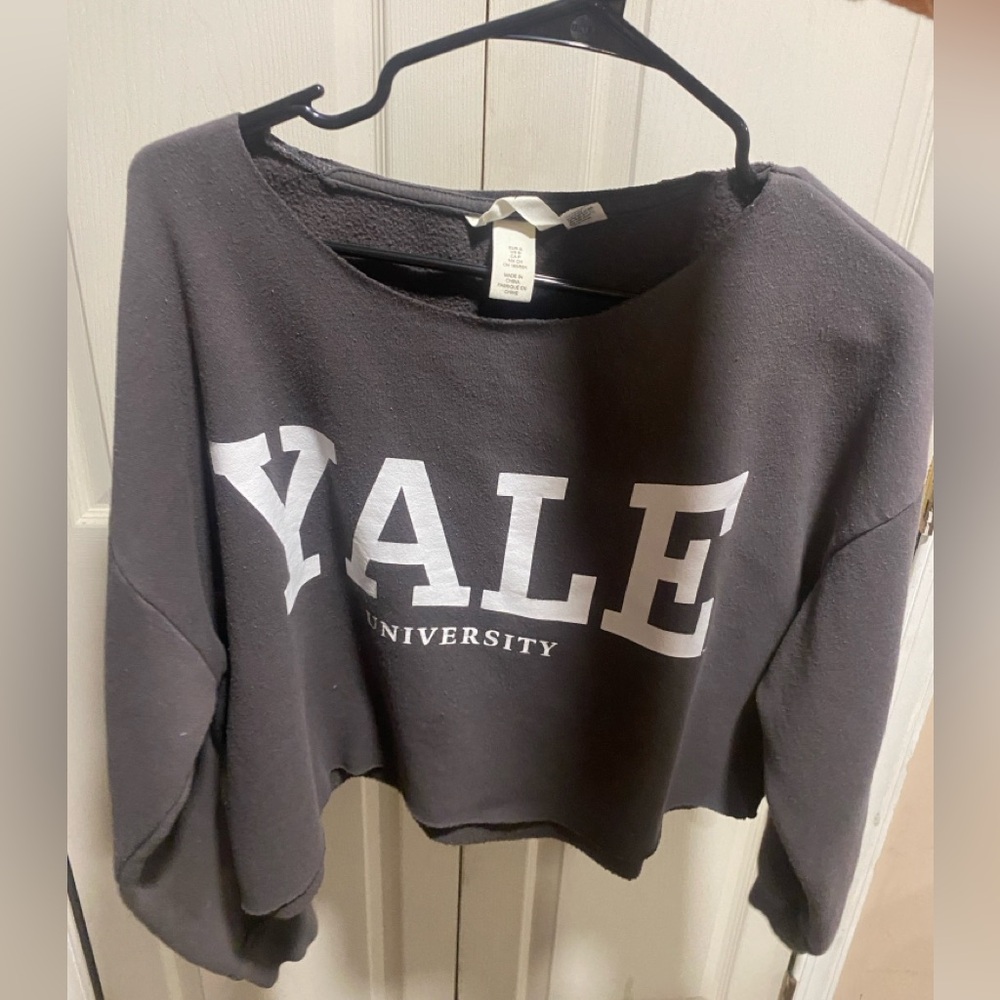 Yale cropped crew neck